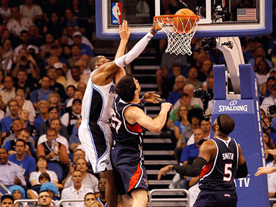 太陽(yáng)vs湖人詹姆斯 太陽(yáng)vs湖人詹姆斯